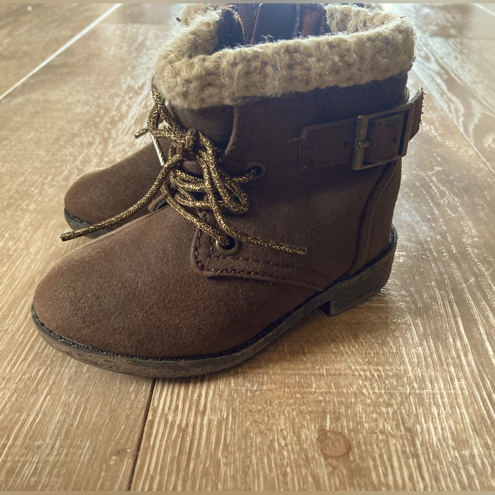 Brown baby girl winter boots size four